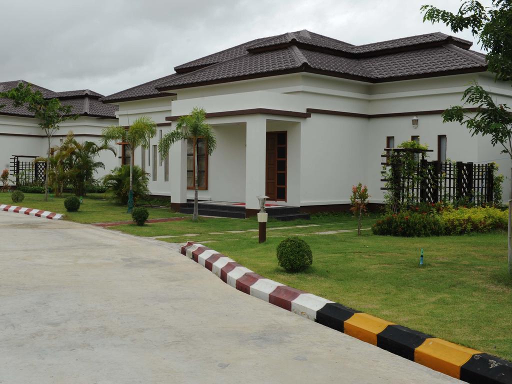 The Golden Lake Hotel Naypyidaw Exterior foto