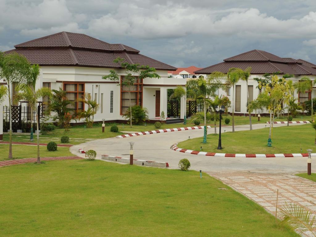 The Golden Lake Hotel Naypyidaw Exterior foto