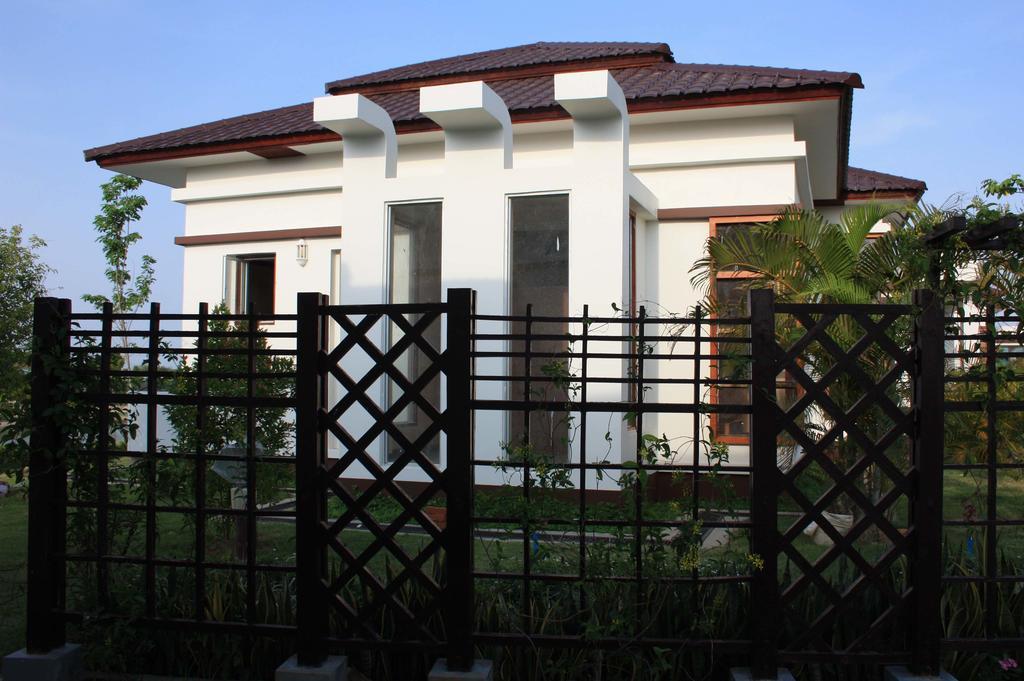 The Golden Lake Hotel Naypyidaw Exterior foto