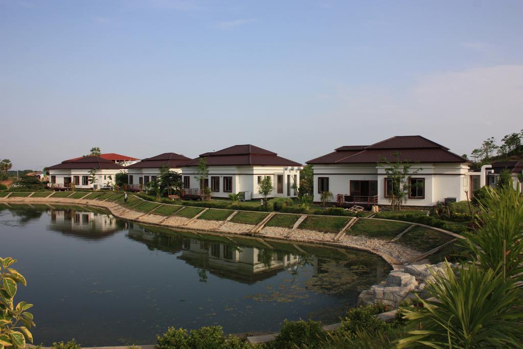 The Golden Lake Hotel Naypyidaw Exterior foto
