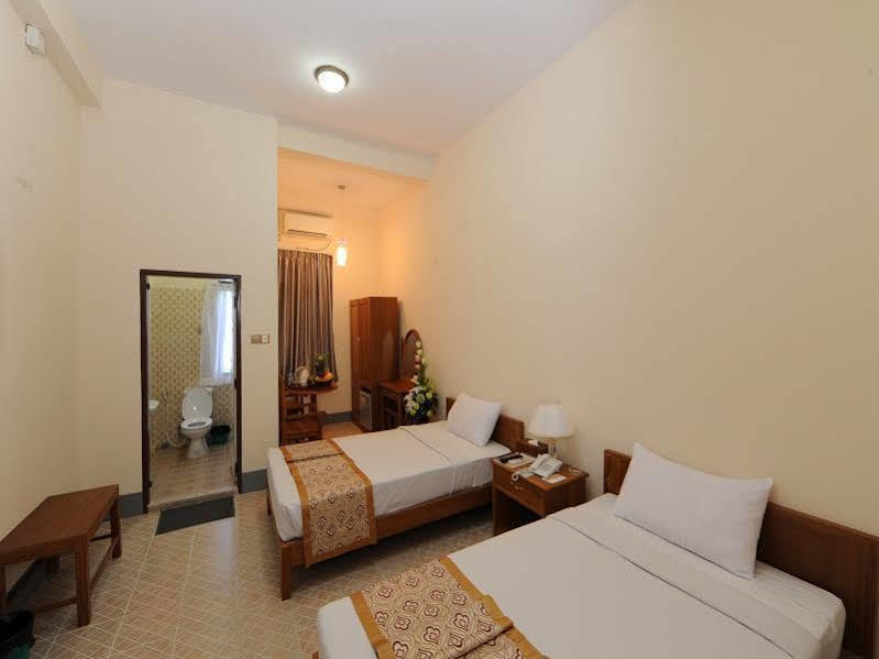 The Golden Lake Hotel Naypyidaw Exterior foto